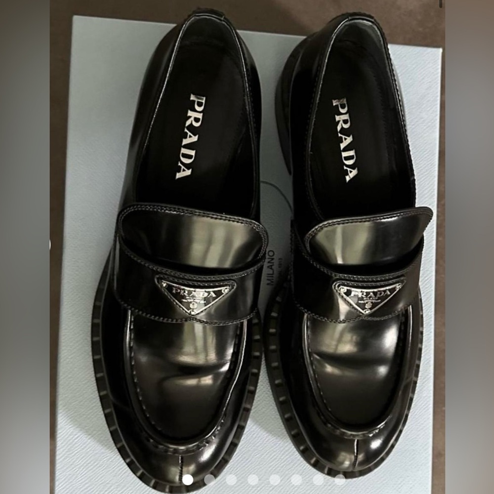 Prada Women’s Black Leather loafers